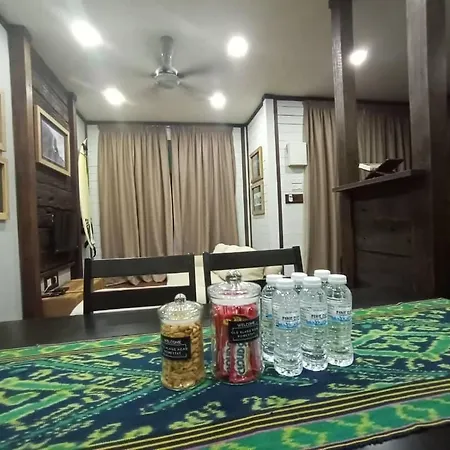 Old Klang Road Homestay Dungun Exterior photo